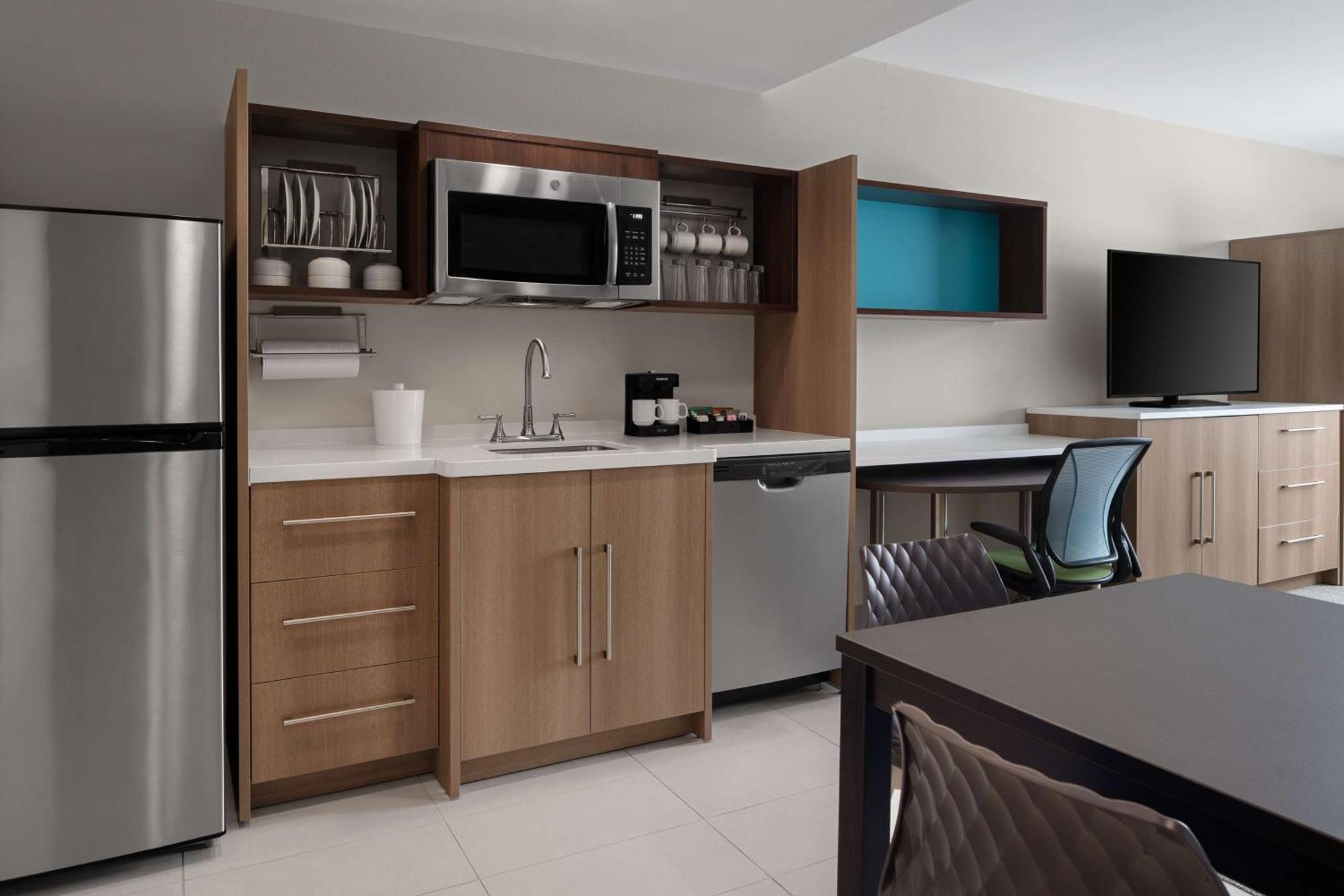 Home2 Suites By Hilton Des Moines At Drake University Zewnętrze zdjęcie