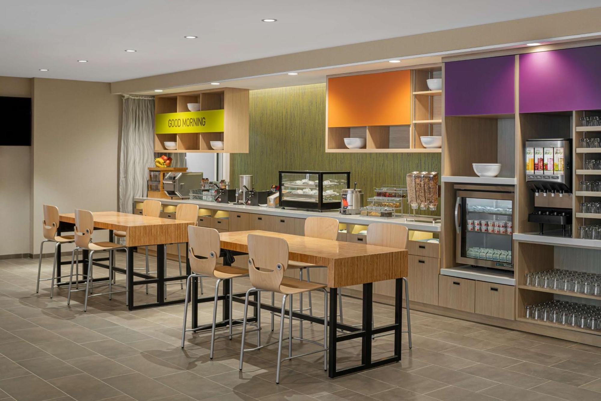 Home2 Suites By Hilton Des Moines At Drake University Zewnętrze zdjęcie
