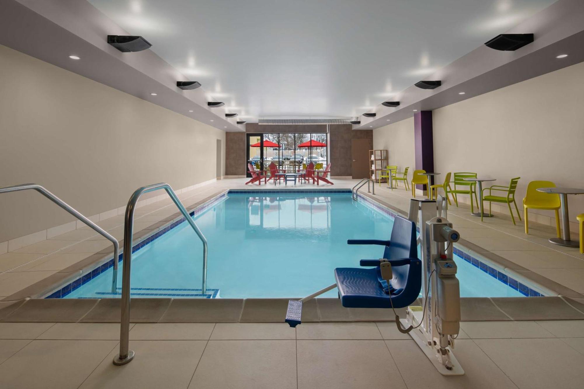 Home2 Suites By Hilton Des Moines At Drake University Zewnętrze zdjęcie