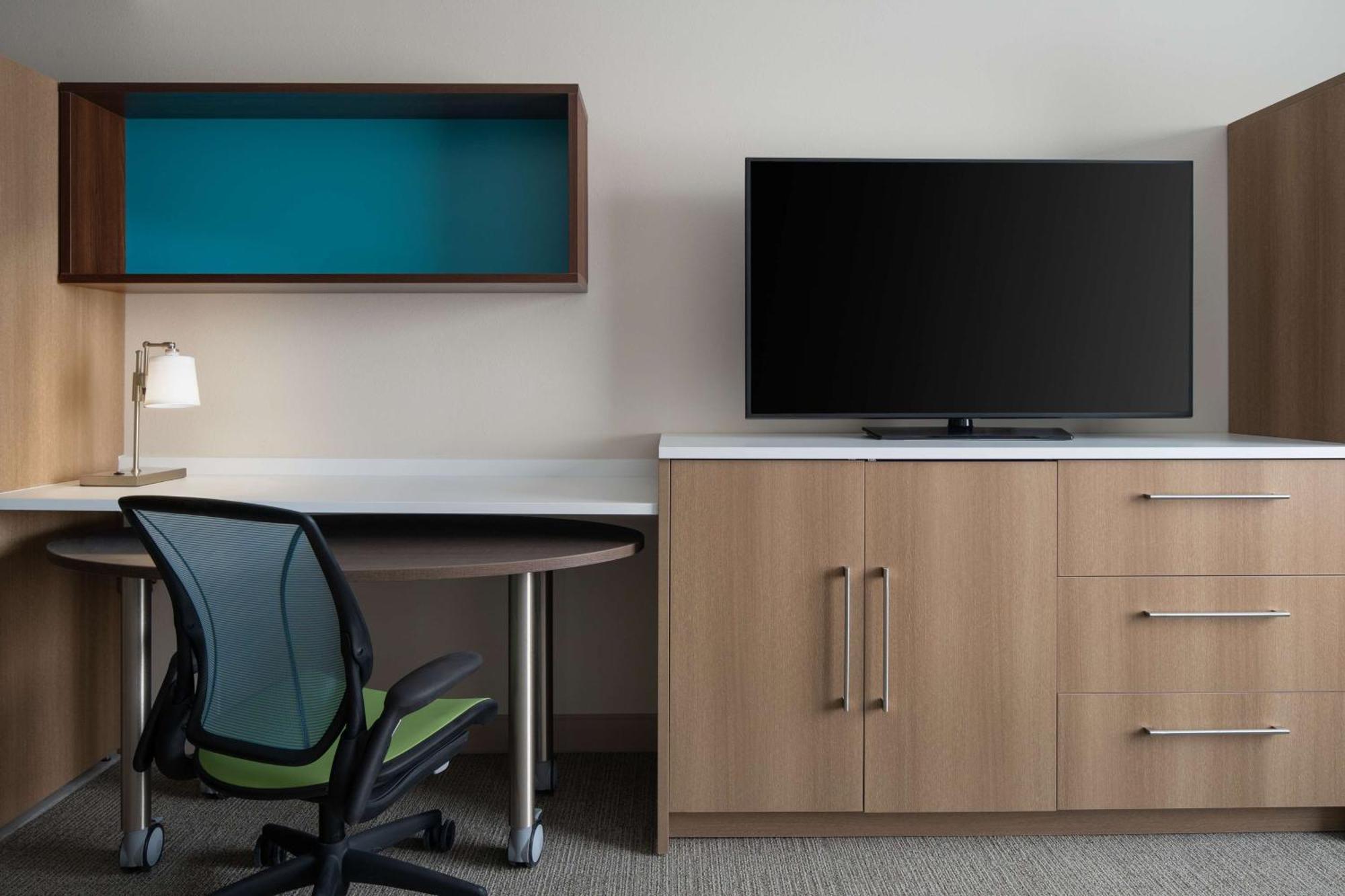 Home2 Suites By Hilton Des Moines At Drake University Zewnętrze zdjęcie