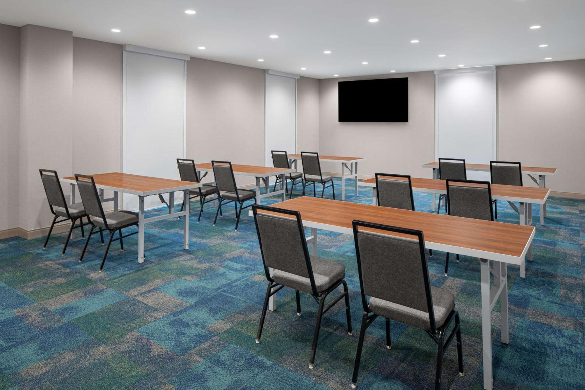 Home2 Suites By Hilton Des Moines At Drake University Zewnętrze zdjęcie