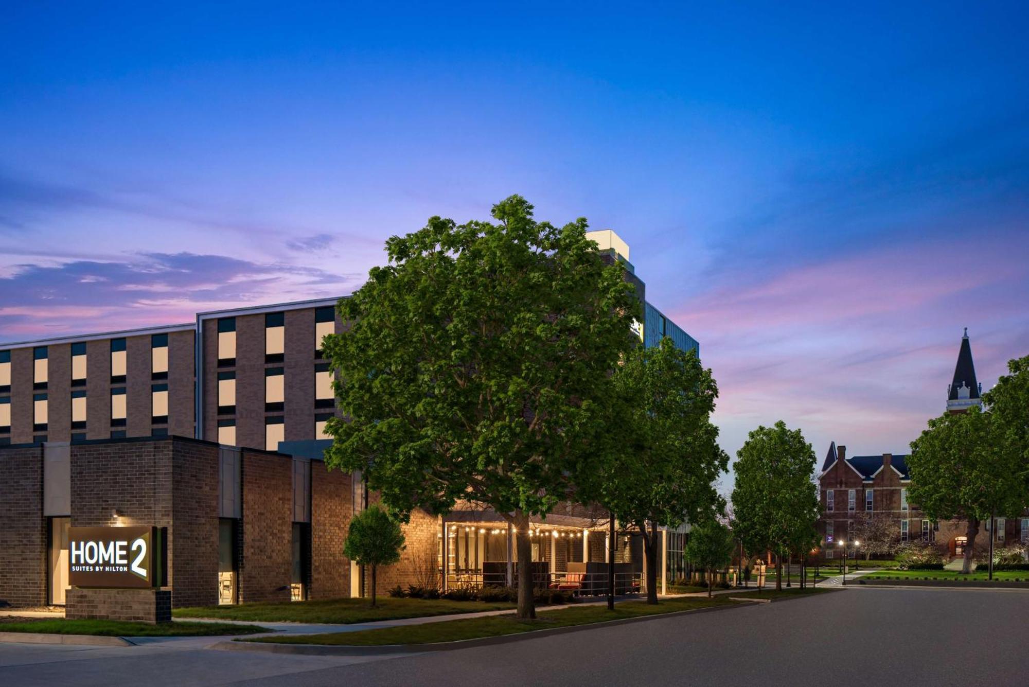 Home2 Suites By Hilton Des Moines At Drake University Zewnętrze zdjęcie