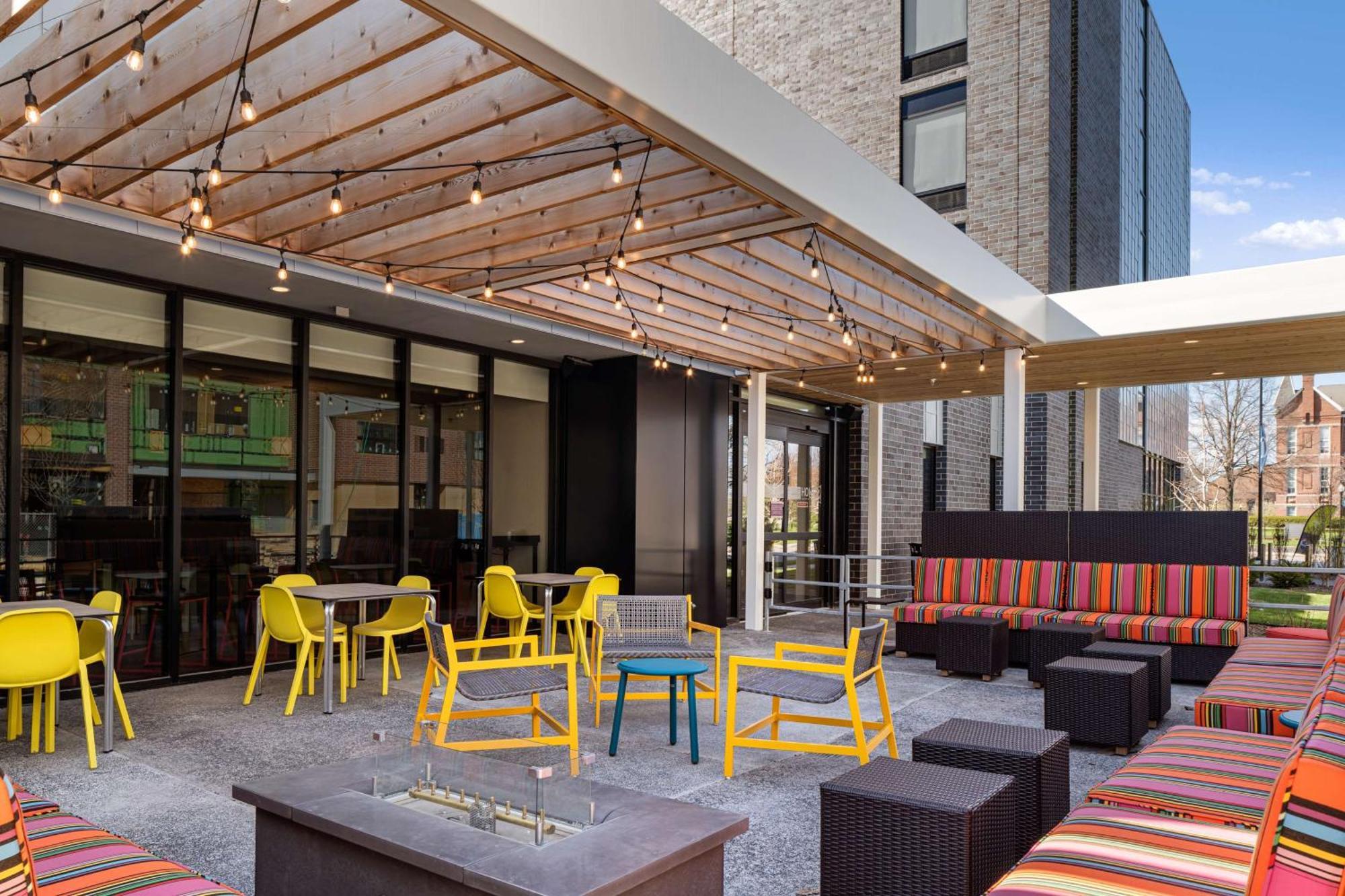 Home2 Suites By Hilton Des Moines At Drake University Zewnętrze zdjęcie